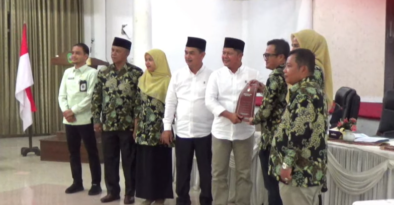 Pasaman Tetapkan Welly-Parulian sebagai Bupati dan Wakil Bupati Terpilih 2025–2030