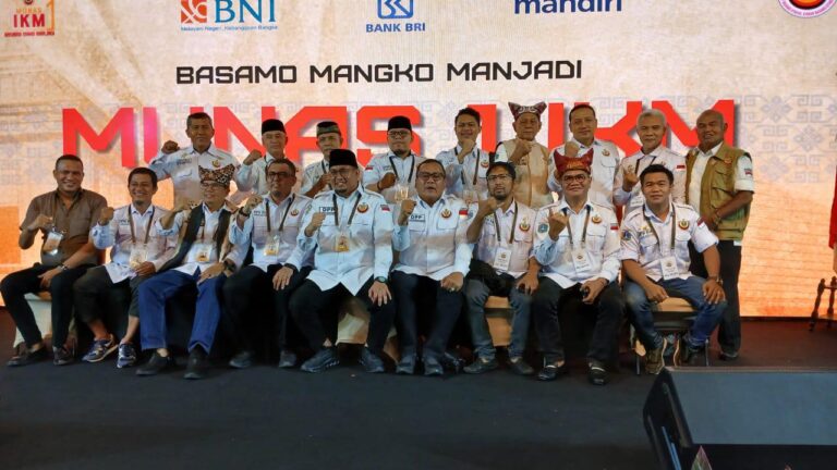 Andre Rosiade Terpilih sebagai Ketua Umum IKM 2025–2030, Braditi Moulevey Rajo Mudo Ditunjuk sebagai Sekjen Andre Rosiade Terpilih sebagai Ketua Umum IKM 2025–2030, Braditi Moulevey Rajo Mudo Ditunjuk sebagai Sekjen