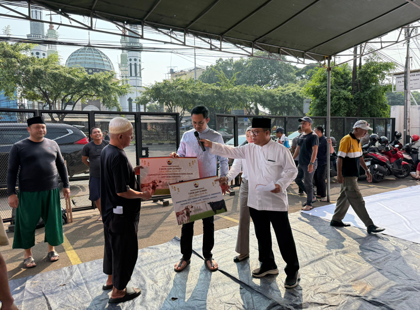 Solidaritas Minang di Ibu Kota: Gebu Minang Serahkan Empat Sapi Qurban gebu-minang-qurban-jakarta-4-sapi