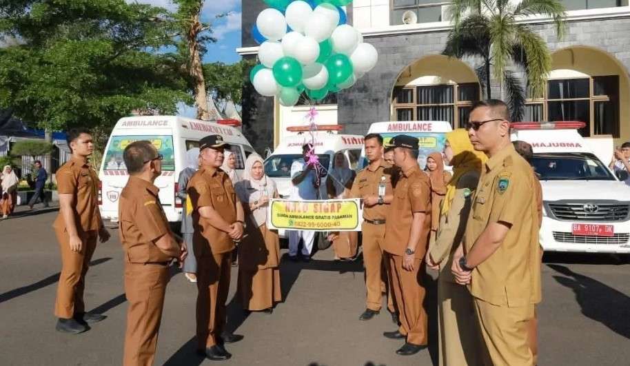 Pemkab Pasaman Hadirkan Ambulans Gratis untuk Tingkatkan Akses Pelayanan Kesehatan Program Ambulans Gratis Pasaman, Welly Suhery, ambulans tanpa biaya, layanan kesehatan Pasaman, transportasi medis gratis, SOP ambulans Pasaman. Gambar : RRI.CO.ID