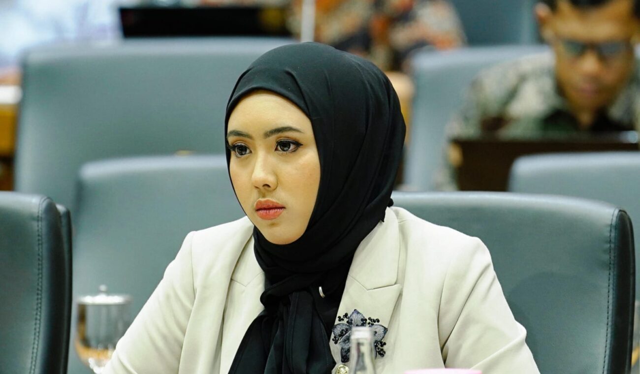 Cindy Monica, anggota DPR RI dari Dapil Sumbar II termasuk Pasaman, menuai sorotan usai unggah aktivitas di luar negeri saat rakyat berunjuk rasa di DPR.