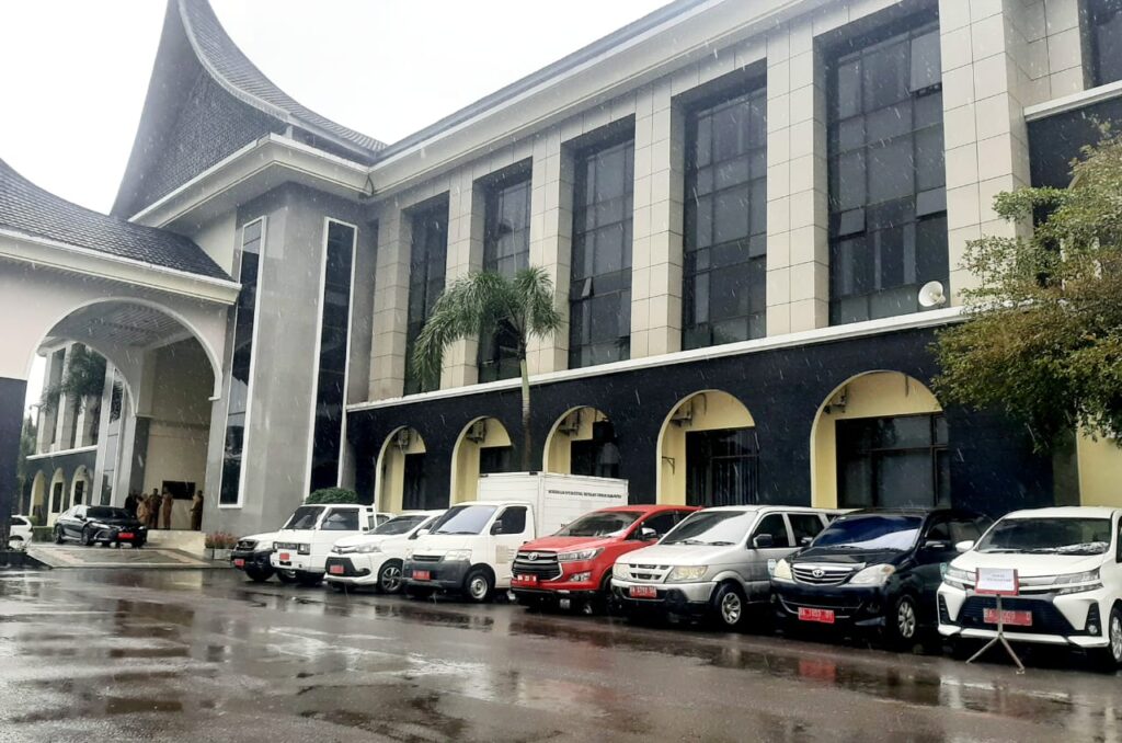 Ketegasan Bupati Soal Mobnas