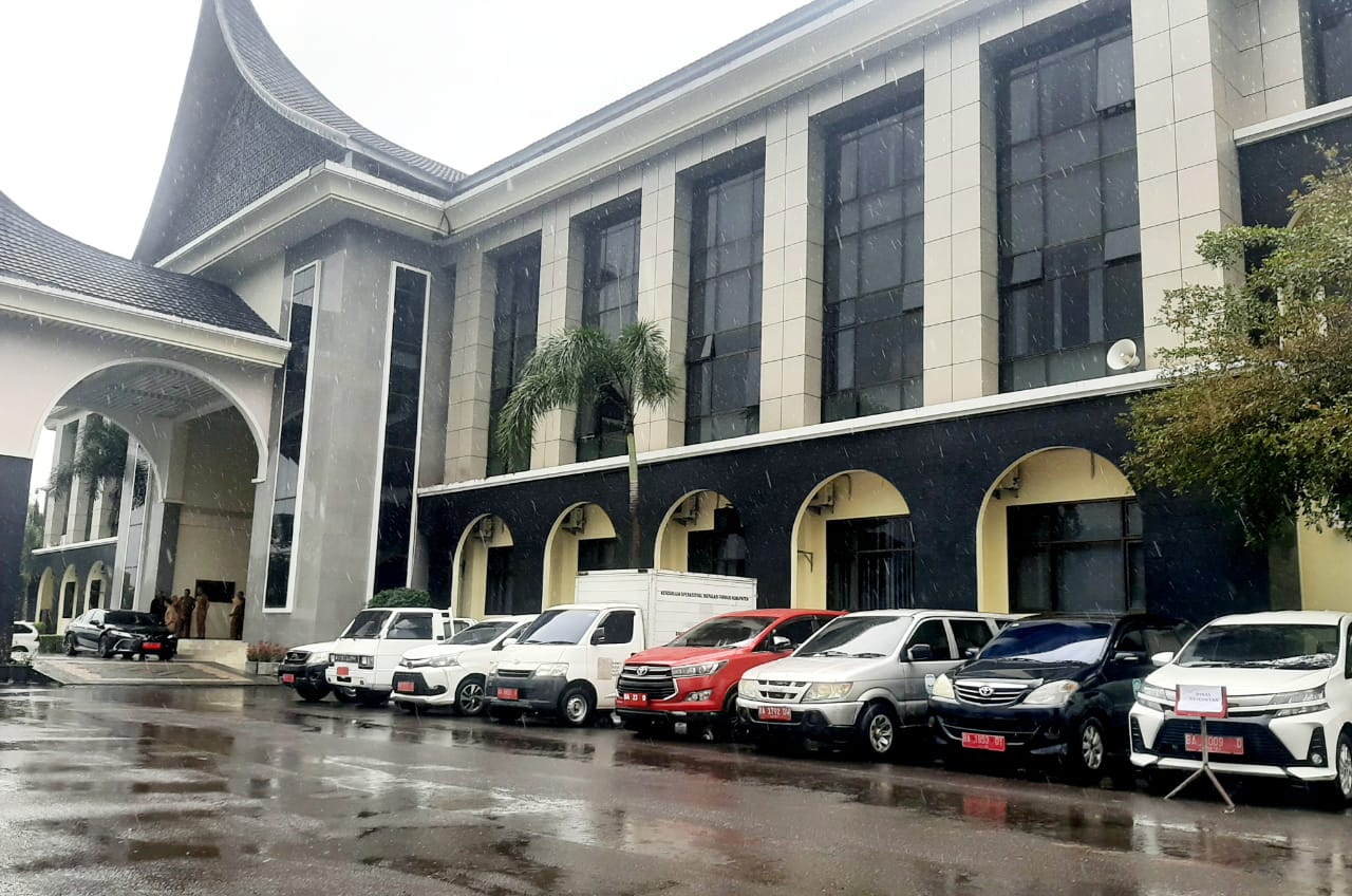 Ketegasan Bupati Soal Mobnas