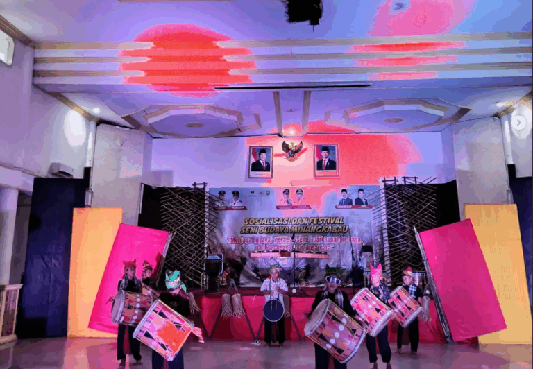 Bukan Sekadar Festival: Anggota DPRD Sumbar Donizar Gerakkan Pelestarian Adat Minang Lewat Seni di Pasaman