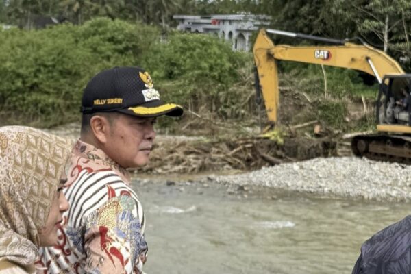 Bupati Pasaman Welly Suhery