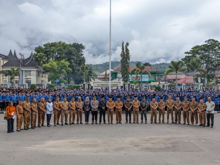 Bupati Pasaman Serahkan SK PPPK Paruh Waktu, ASN Diharapkan Jadi Teladan dan Berintegritas