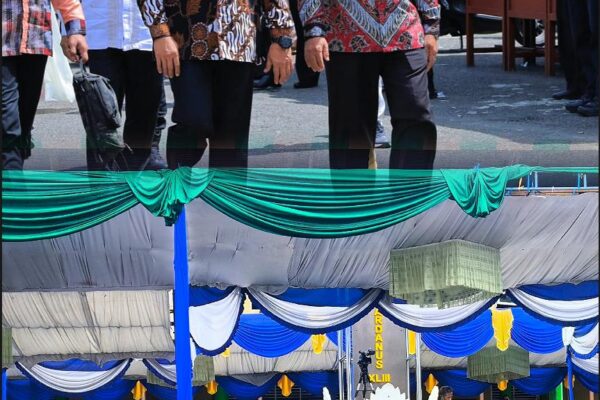 Bupati Pasaman Welly Suhery menggelar halalbihalal akbar perdana bersama masyarakat untuk memperkuat silaturahmi dan semangat Pasaman Bangkit.