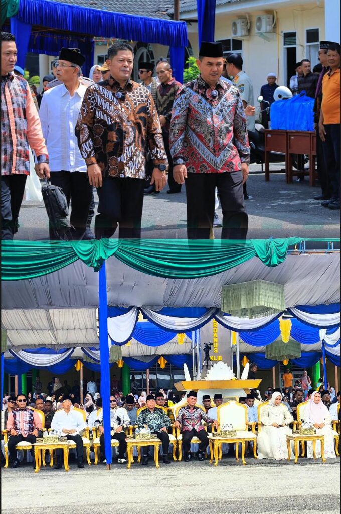 Bupati Pasaman Welly Suhery menggelar halalbihalal akbar perdana bersama masyarakat untuk memperkuat silaturahmi dan semangat Pasaman Bangkit.