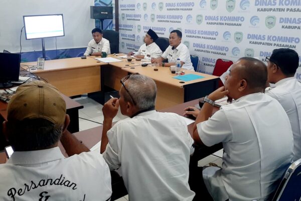 Rapat koordinasi penguatan PPID Diskominfo Kabupaten Pasaman di Ruang Media Center, Rabu 10 Juni 2026