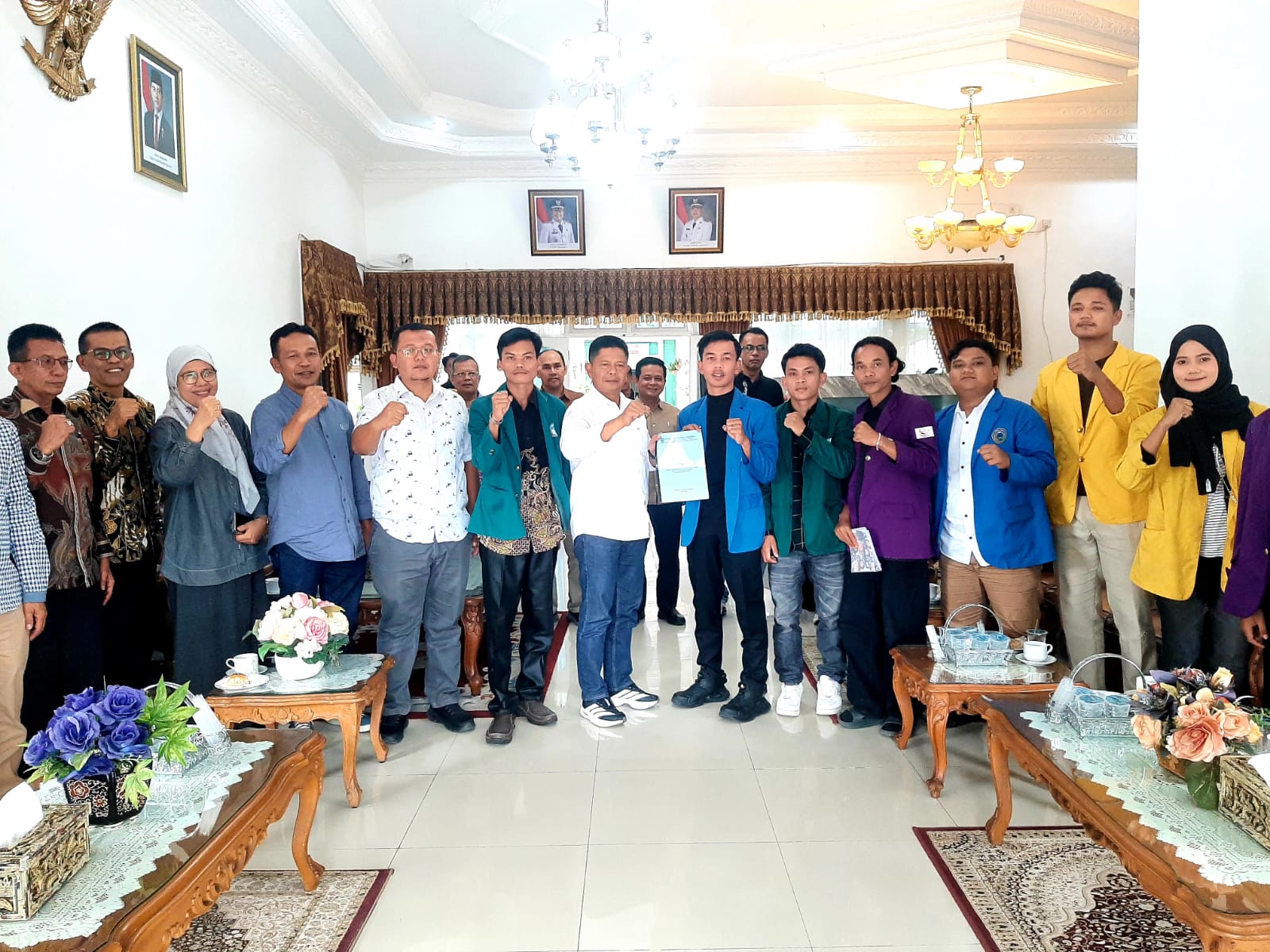 Audiensi BEM Sumbar Wilayah II bersama Bupati Pasaman Welly Suhery