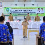 Bupati Pasaman Welly Suhery melantik 90 kepala sekolah SD dan SMP di Kabupaten Pasaman.
