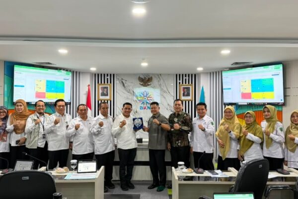 Bupati Pasaman Welly Suhery memaparkan implementasi Manajemen Talenta ASN di Kantor BKN Jakarta.