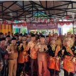 Wakil Bupati Pasaman Parulian saat mengukuhkan KAN Padang Gelugur periode 2026–2031