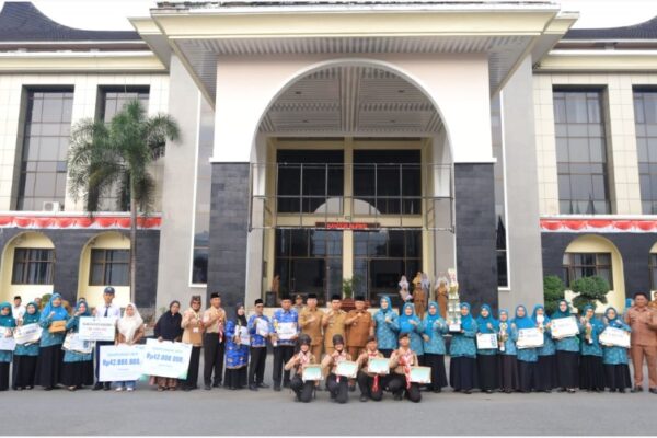 Bupati Pasaman Welly Suhery saat menyampaikan apresiasi atas prestasi Pasaman 2026