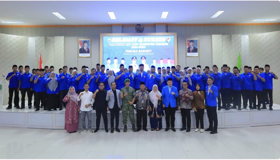 Wabup Parulian bersama pengurus KNPI Pasaman