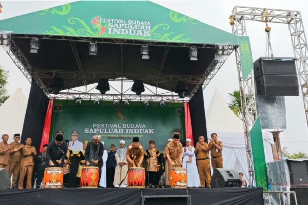 Festival Sapuluah Induak di Nagari Tanjung Baringin Raya, Kabupaten Pasaman, untuk melestarikan adat