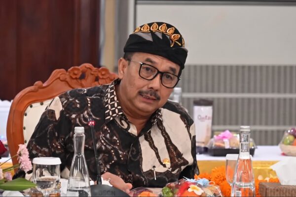 Anggota Komisi III DPR RI Benny Utama mendorong penambahan dan penguatan Bhabinkamtibmas untuk memperluas jangkauan pelayanan kepolisian di desa dan nagari.