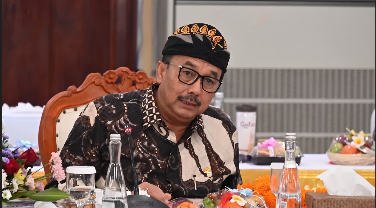 Anggota Komisi III DPR RI Benny Utama mendorong penambahan dan penguatan Bhabinkamtibmas untuk memperluas jangkauan pelayanan kepolisian di desa dan nagari.