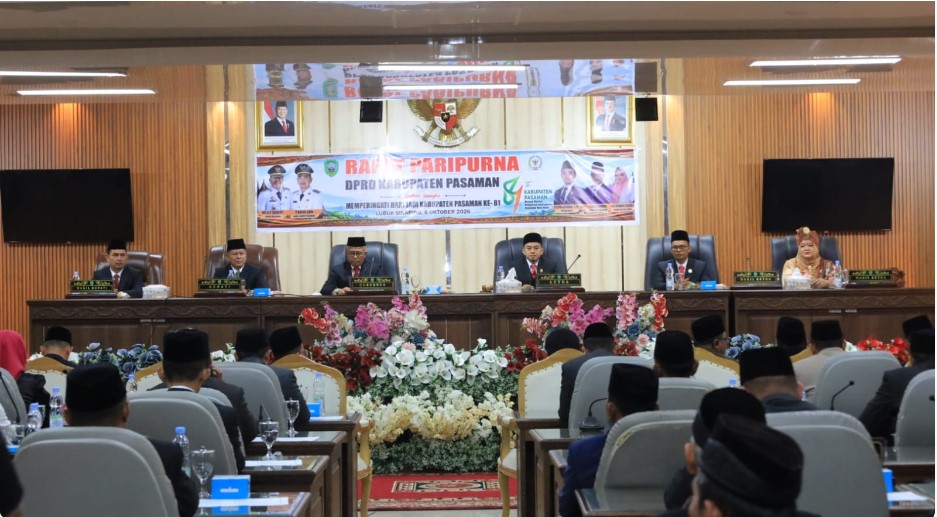 Bupati Welly Suhery menghadiri rapat paripurna Hari Jadi ke-81 Kabupaten Pasaman bersama jajaran DPRD dan perwakilan Pemerintah Provinsi Sumatera Barat.